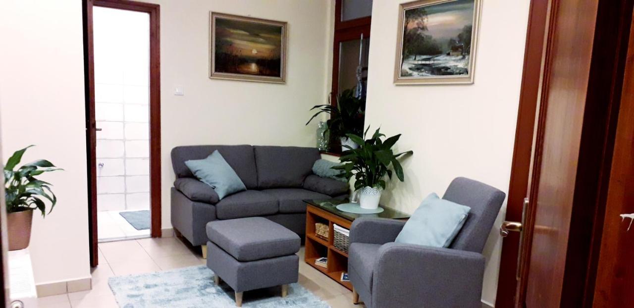 Diana Apartmanhaz Кестели Екстериор снимка