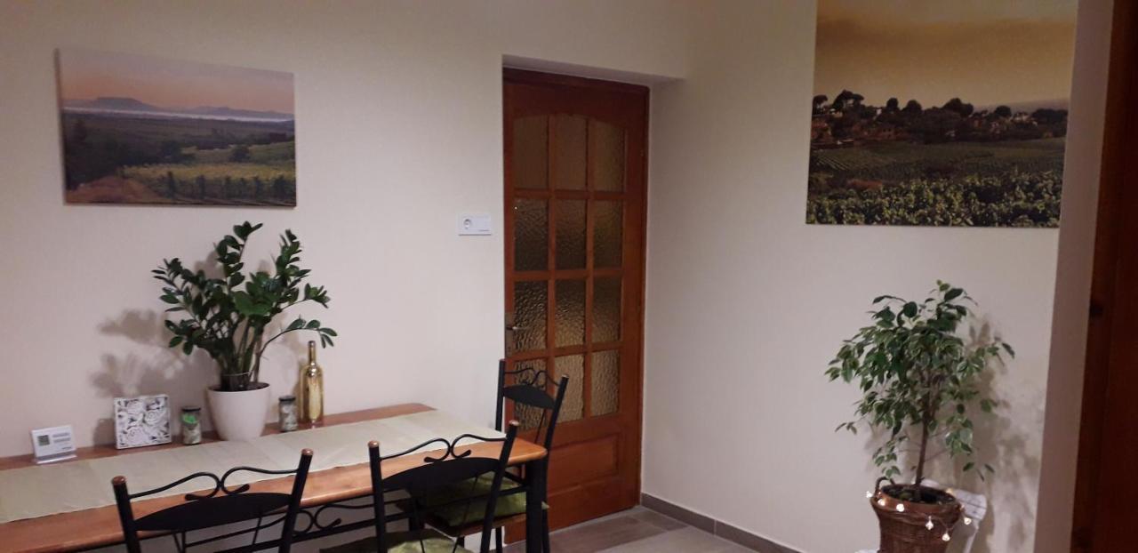 Diana Apartmanhaz Кестели Екстериор снимка